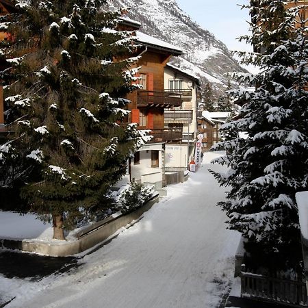 Central & Elegant Apartments,Partially With Fireplace, By Zermatt Rental Kültér fotó