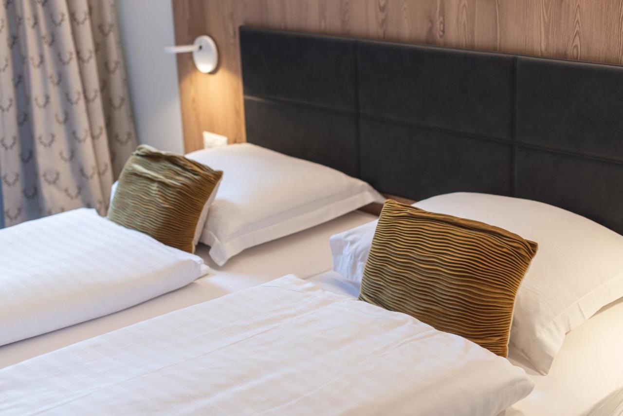 Central & Elegant Apartments,Partially With Fireplace, By Zermatt Rental Kültér fotó