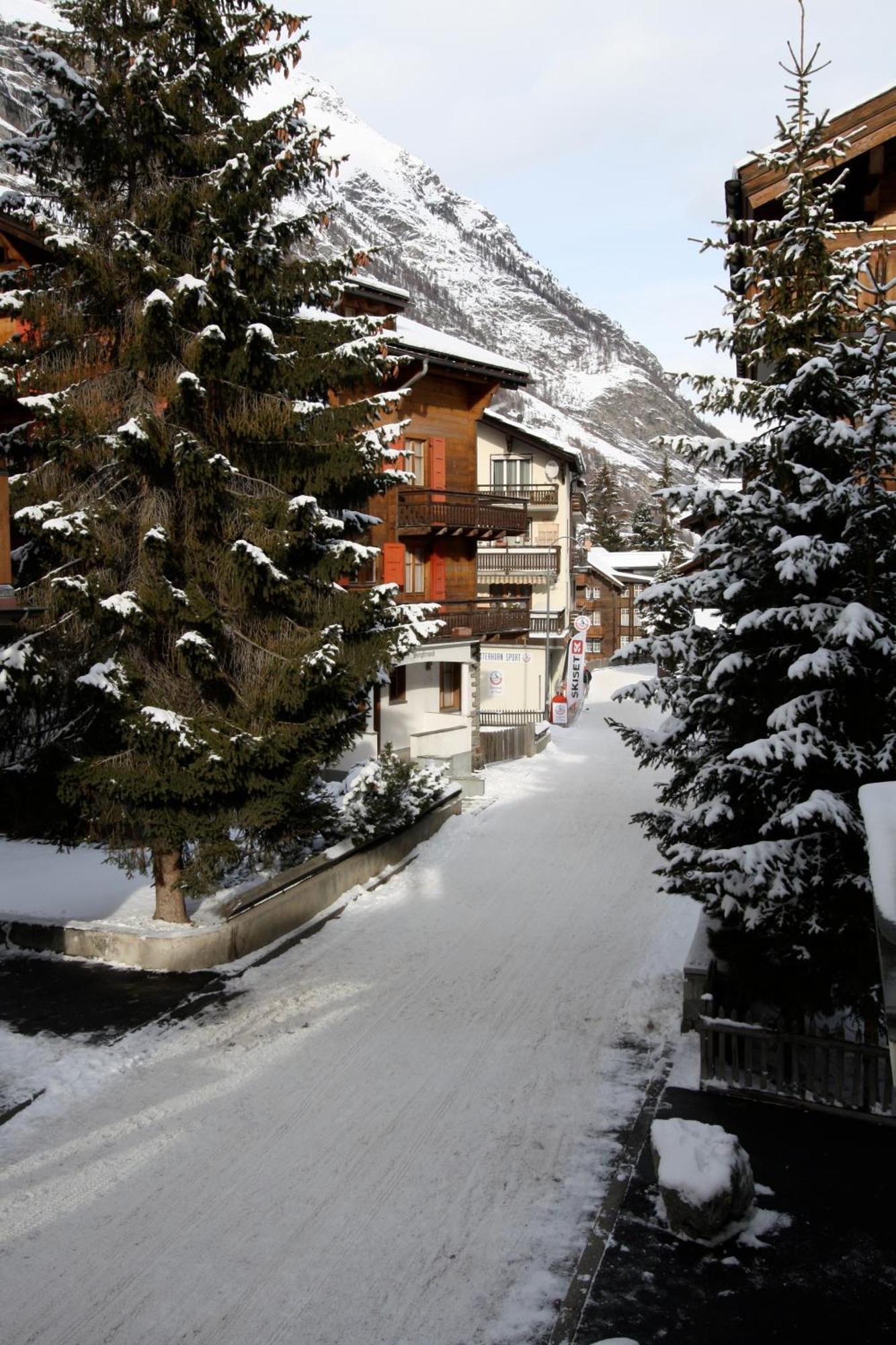 Central & Elegant Apartments,Partially With Fireplace, By Zermatt Rental Kültér fotó